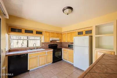5502 E Roanoke Avenue, Phoenix, AZ 85008 - Photo 11