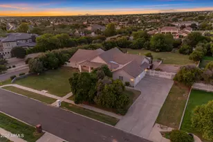 18110 E Sunnybrook Ln, Gilbert, AZ 85298 - Photo 3