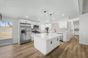 15423 N 69th Dr, Peoria, AZ 85382 - Photo 9