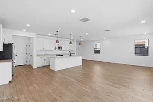 7435 N 74th Ave, Glendale, AZ 85303 - Photo 31