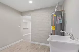523 E Butler Dr, Phoenix, AZ 85020 - Photo 5