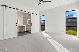 8425 S 10th Ln, Phoenix, AZ 85041 - Photo 23