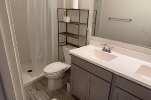 2764 E Sequoia Dr, Phoenix, AZ 85050 - Photo 7
