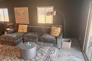 2764 E Sequoia Dr, Phoenix, AZ 85050 - Photo 5
