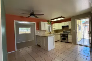 2354 E Betty Elyse Ln, Phoenix, AZ 85022 - Photo 5