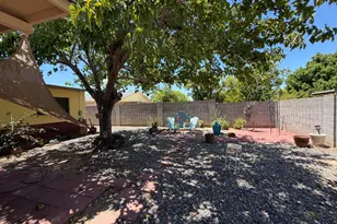 2354 E Betty Elyse Ln, Phoenix, AZ 85022 - Photo 13