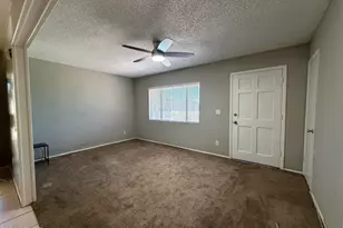 2354 E Betty Elyse Ln, Phoenix, AZ 85022 - Photo 3
