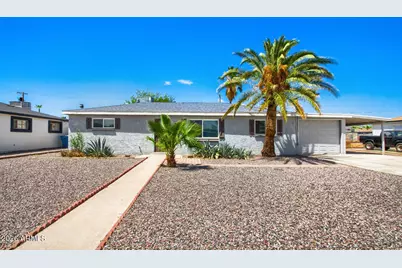 2818 W Echo Lane W, Phoenix, AZ 85051 - Photo 1