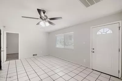 2818 W Echo Lane W, Phoenix, AZ 85051 - Photo 5