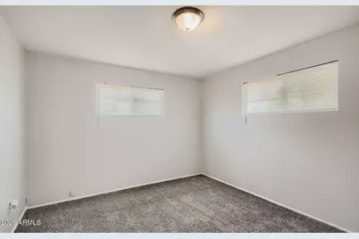2818 W Echo Lane W, Phoenix, AZ 85051 - Photo 19