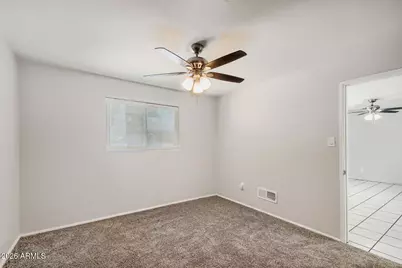 2818 W Echo Lane W, Phoenix, AZ 85051 - Photo 15