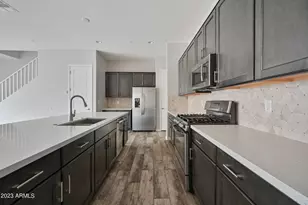 1957 W Kinfield Trail, Phoenix, AZ 85085 - Photo 9