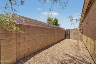 823 W Lydia Ln, Phoenix, AZ 85041 - Photo 17
