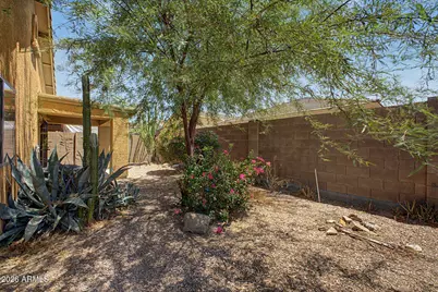 823 W Lydia Lane, Phoenix, AZ 85041 - Photo 5