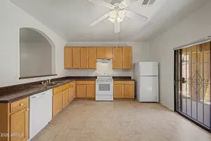 823 W Lydia Ln, Phoenix, AZ 85041 - Photo 13