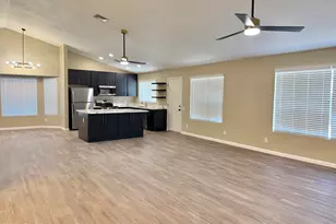 7925 W Dreyfus Dr, Peoria, AZ 85381 - Photo 5