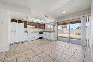 4447 N 77th Dr, Phoenix, AZ 85033 - Photo 9