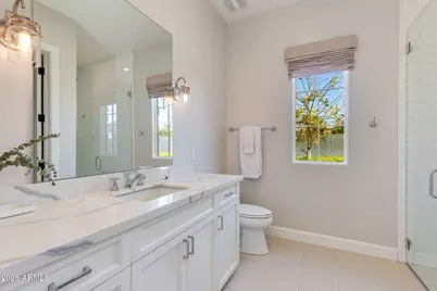 4408 N 37th Way, Phoenix, AZ 85018 - Photo 15