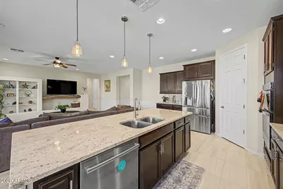 21257 N 260th Drive, Buckeye, AZ 85396 - Photo 9