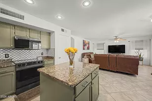 3054 E Cottonwood Ln, Phoenix, AZ 85048 - Photo 7