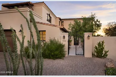 5830 N Echo Canyon Lane, Phoenix, AZ 85018 - Photo 1