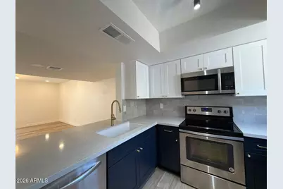 1601 W Sunnyside Drive #121, Phoenix, AZ 85029 - Photo 7