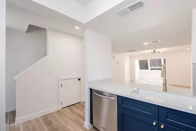 1601 W Sunnyside Drive #121, Phoenix, AZ 85029 - Photo 7