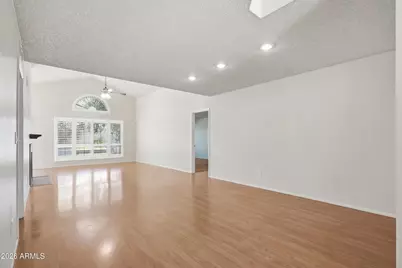 19037 N 6th Street, Phoenix, AZ 85024 - Photo 5