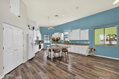 15758 S Maui Circle, Arizona City, AZ 85123 - Photo 13