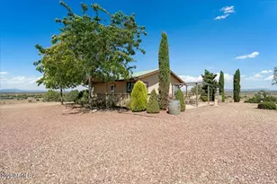 974 N Grandview, Paulden, AZ 86334 - Photo 3