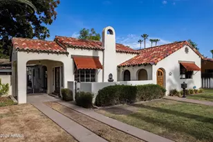 2207 N 11th Ave, Phoenix, AZ 85007 - Photo 1