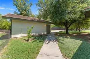 2720 W Harvest Groves Ln, Phoenix, AZ 85041 - Photo 43