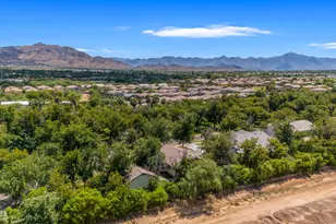 2720 W Harvest Groves Ln, Phoenix, AZ 85041 - Photo 47