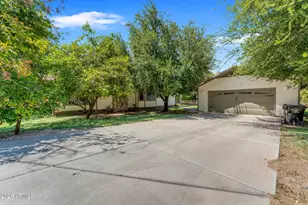 2720 W Harvest Groves Ln, Phoenix, AZ 85041 - Photo 75