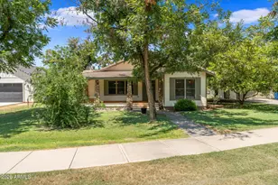 2720 W Harvest Groves Ln, Phoenix, AZ 85041 - Photo 1