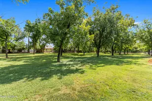 2720 W Harvest Groves Ln, Phoenix, AZ 85041 - Photo 77