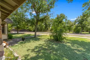 2720 W Harvest Groves Ln, Phoenix, AZ 85041 - Photo 7