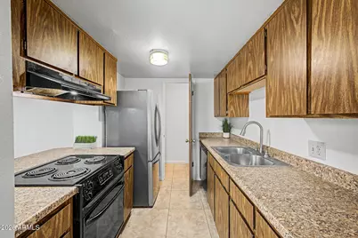 8841 N 12th Place, Phoenix, AZ 85020 - Photo 11