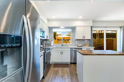 8323 E Keim Drive, Scottsdale, AZ 85250 - Photo 11