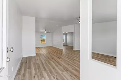 42207 W Solano Drive, Tonopah, AZ 85354 - Photo 3