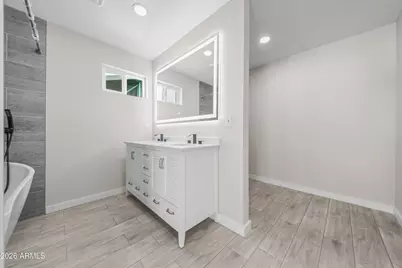 8202 E Whitton Avenue, Scottsdale, AZ 85251 - Photo 13