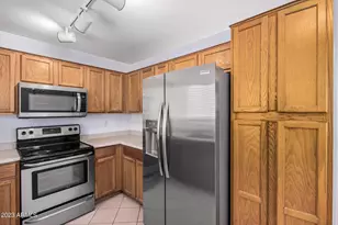 1525 W Burgess Ln, Phoenix, AZ 85041 - Photo 11
