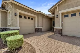 11653 W Andrew Ln, Peoria, AZ 85383 - Photo 3