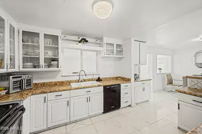 3916 W Northern Avenue, Phoenix, AZ 85051 - Photo 11
