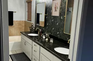 10802 W Morten Ave, Glendale, AZ 85307 - Photo 9