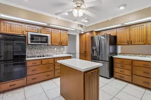 9201 W Elkhorn Dr, Sun City, AZ 85351 - Photo 15