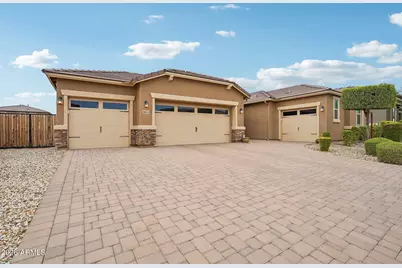19045 W Mercer Lane, Surprise, AZ 85388 - Photo 5