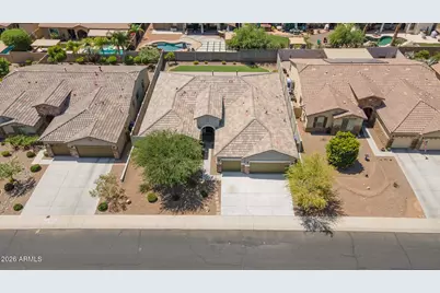 18445 W Saguaro Lane, Surprise, AZ 85388 - Photo 3