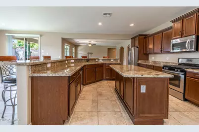 18445 W Saguaro Lane, Surprise, AZ 85388 - Photo 13