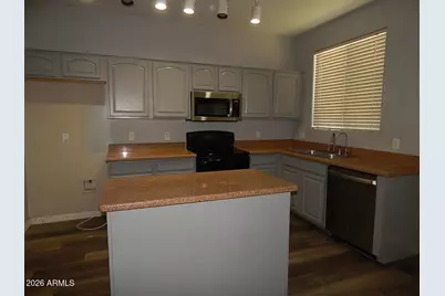 17462 W Banff Lane, Surprise, AZ 85388 - Photo 5